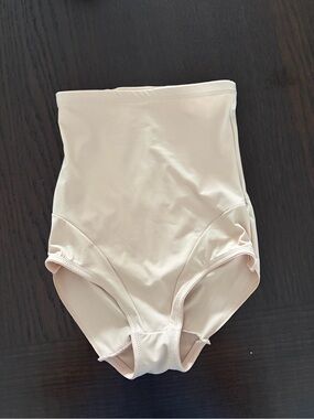 Nicole High-Waist Shapewear Briefs in Light Beige